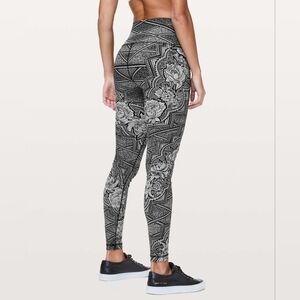 Lululemon Wunder Under Tight 28" Size 8